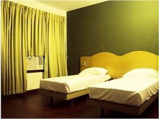Ganga International Hotel Csennai Kültér fotó